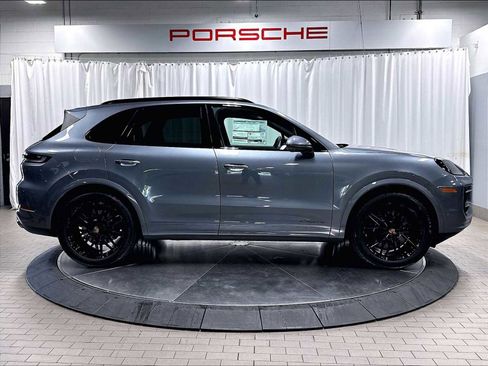 New 2026 Porsche Cayenne AWD/4WD image 8