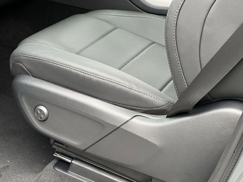 New 2026 Mercedes-Benz GLE 450 4MATIC image 12