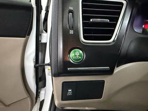 Used 2015 Honda Civic SE image 28