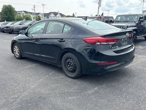 Used 2018 Hyundai Elantra SE w/ SE Connectivity Package 04 FWD image 4
