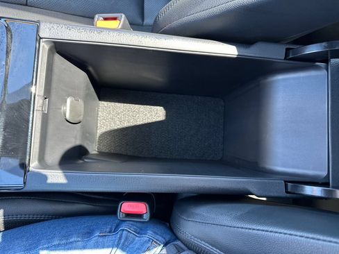 Used 2025 Toyota Camry XSE FWD image 40