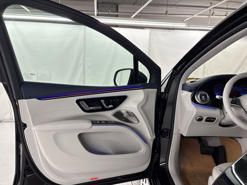 New 2026 Mercedes-Benz EQS 550 4MATIC SUV image 20