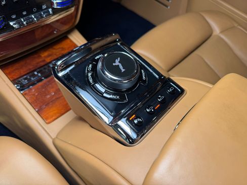 Used 2018 Rolls-Royce Phantom Extended Wheelbase image 31