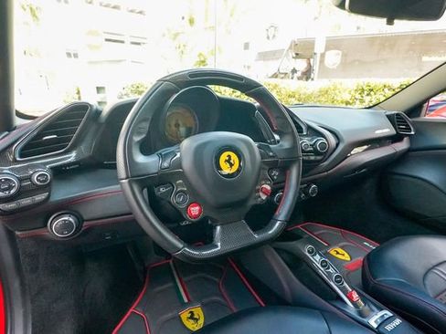 Used 2018 Ferrari 488 GTB image 61