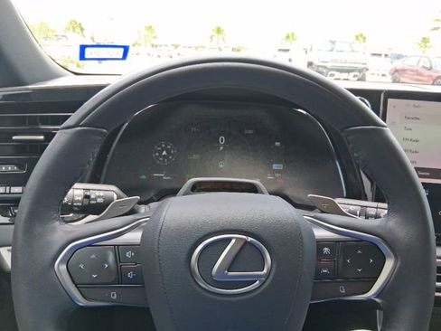 Used 2025 Lexus RX 350 w/ Convenience Package AWD/4WD image 8