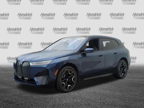 Used 2024 BMW iX xDrive50 w/ Premium Package AWD/4WD image 5