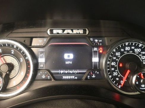 Used 2019 RAM 2500 Laramie w/ Black Appearance Package AWD/4WD image 16