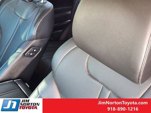 Used 2021 Genesis GV80 2.5T w/ Advanced Package 03 image 17