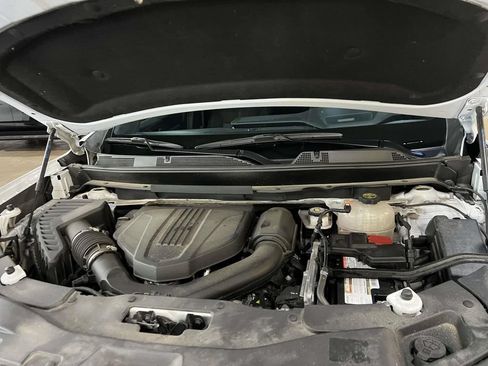 Used 2025 GMC Acadia Elevation FWD image 9