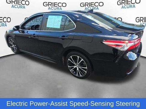 Used 2019 Toyota Camry SE FWD image 5