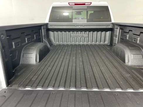 Used 2026 GMC Sierra 1500 SLE w/ Preferred Package AWD/4WD image 11