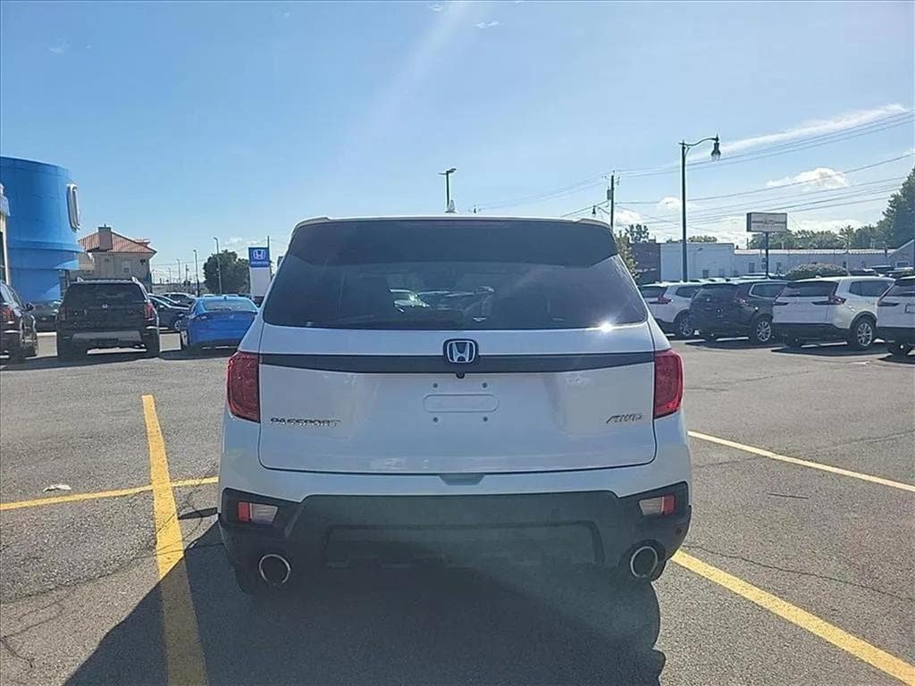 Used 2023 Honda Passport EX-L image 4