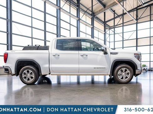 Used 2025 GMC Sierra 1500 SLT AWD/4WD image 31