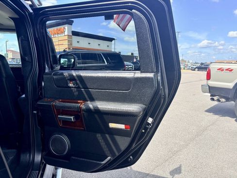 Used 2005 HUMMER H2 w/ Preferred Equipment Group AWD/4WD image 27