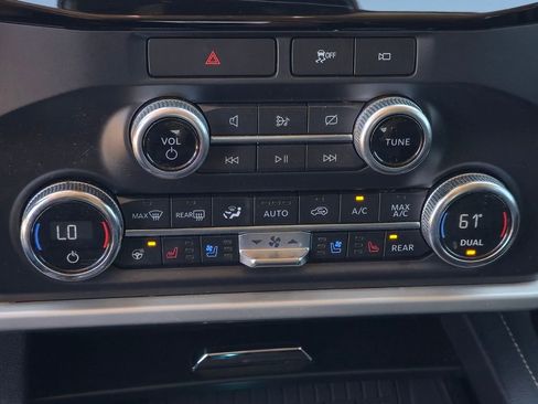 Used 2022 Ford Expedition XLT image 23