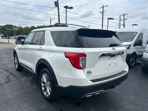 Used 2023 Ford Explorer XLT w/ Equipment Group 202A AWD/4WD image 13