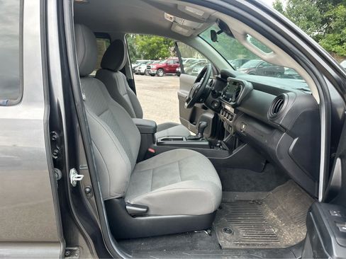 Used 2022 Toyota Tacoma SR AWD/4WD image 17