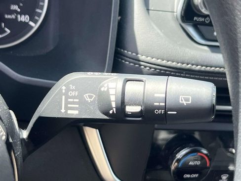 Used 2023 Nissan Rogue SV AWD/4WD image 24