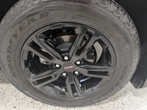 Used 2024 GMC Terrain AT4 w/ Tech Package image 11