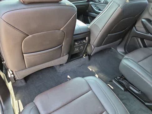 Used 2023 Chevrolet Traverse High Country w/ LPO, Floor Liner Package AWD/4WD image 18