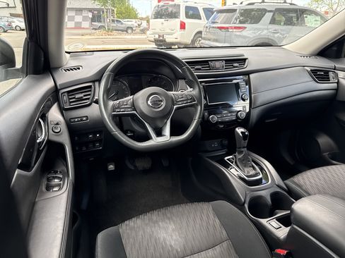 Used 2018 Nissan Rogue SV w/ Premium Package AWD/4WD image 13