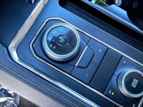 Used 2022 Ford Expedition Max XLT image 16