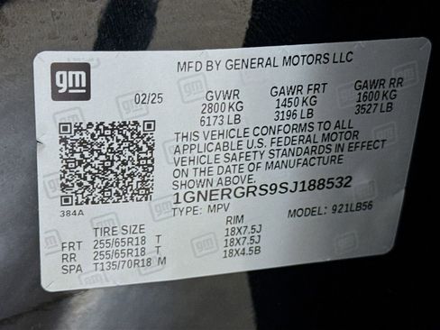 Used 2025 Chevrolet Traverse LT image 33