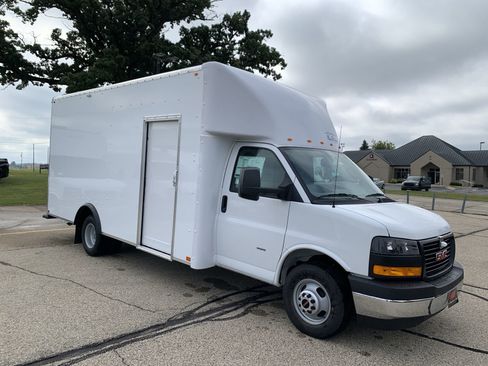 New 2025 GMC Savana 3500 1WT w/ Power Convenience Package image 41