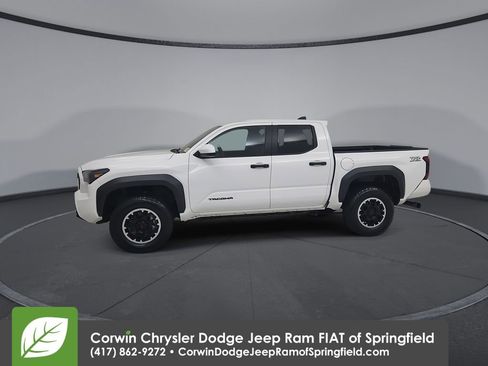 Used 2024 Toyota Tacoma TRD Off-Road image 8