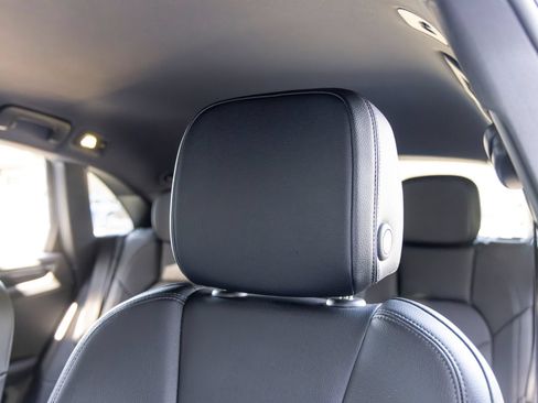 Certified 2026 Porsche Macan AWD/4WD image 33