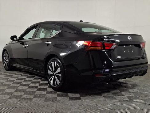Used 2020 Nissan Altima 2.5 SV FWD image 7