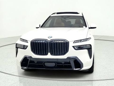 Used 2024 BMW X7 xDrive40i w/ Executive Package AWD/4WD image 3