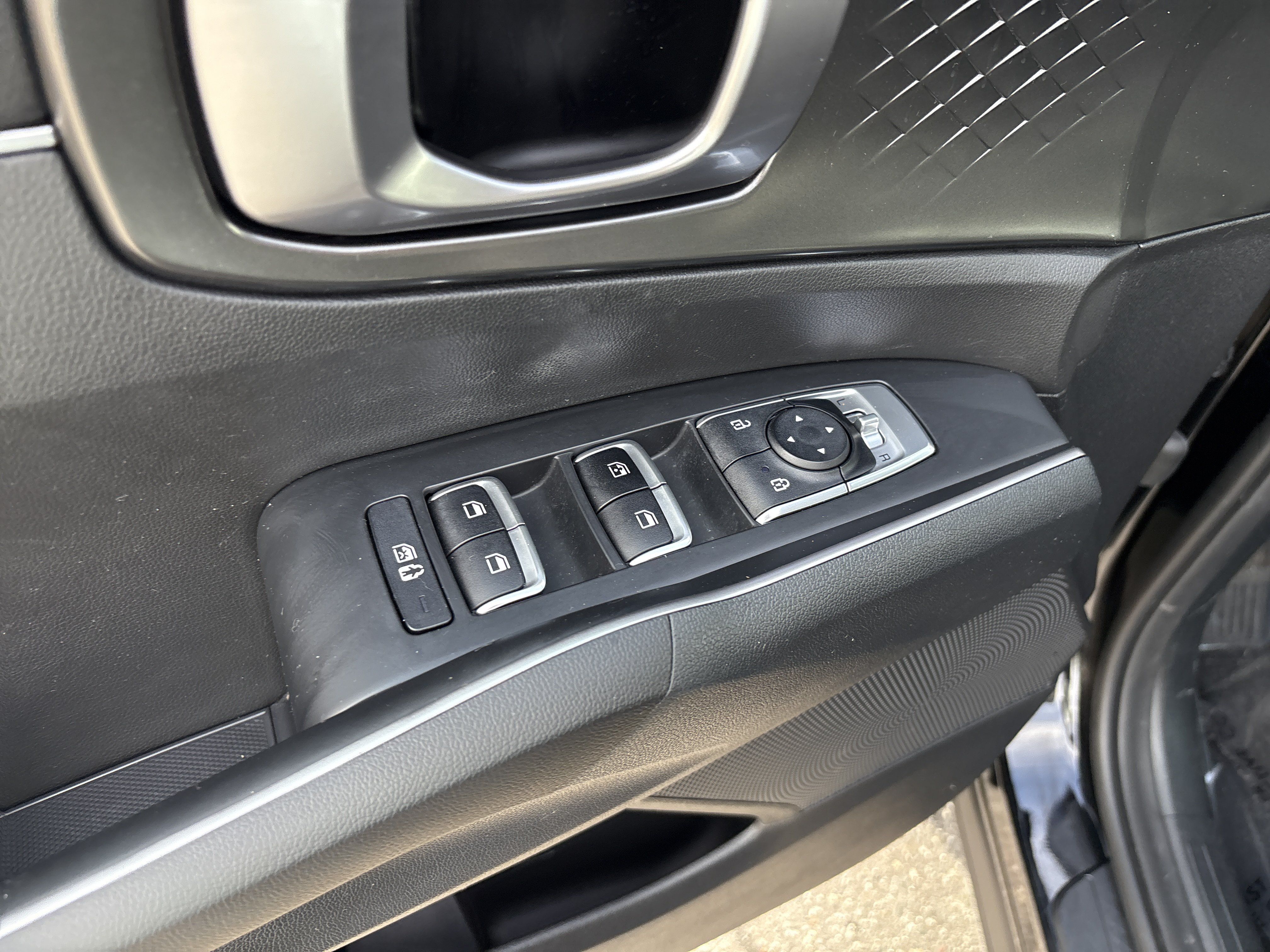 Used 2023 Kia Sorento EX AWD/4WD image 16