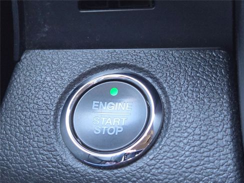 Used 2019 Ford F150 Lariat w/ Equipment Group 502A Luxury AWD/4WD image 40