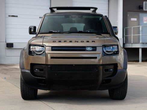 Used 2020 Land Rover Defender 110 First Edition image 18