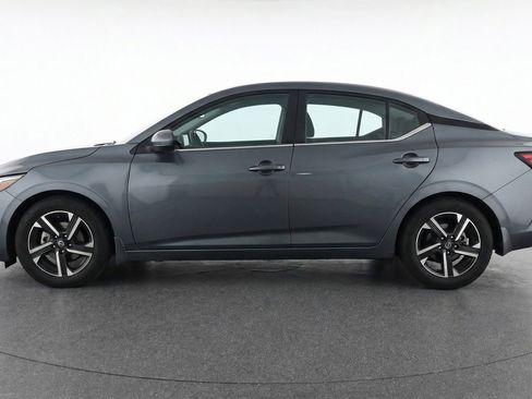 Used 2025 Nissan Sentra SV FWD image 5