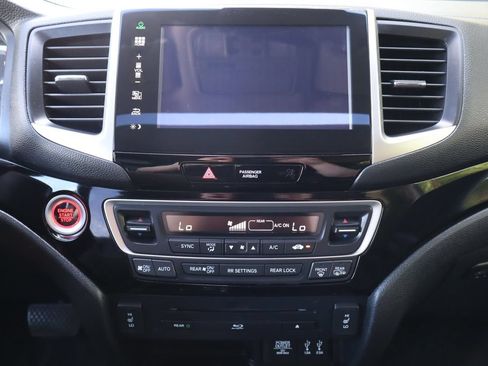 Used 2016 Honda Pilot Touring image 37