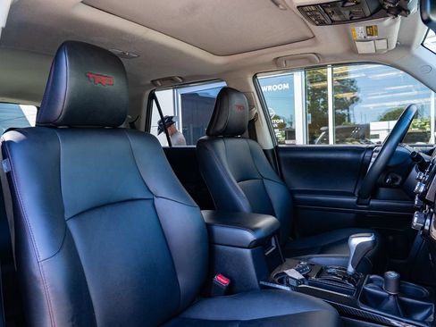 Used 2020 Toyota 4Runner TRD Off-Road Premium w/ Moonroof Package AWD/4WD image 30
