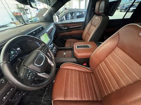Used 2024 GMC Yukon XL Denali Ultimate AWD/4WD image 28