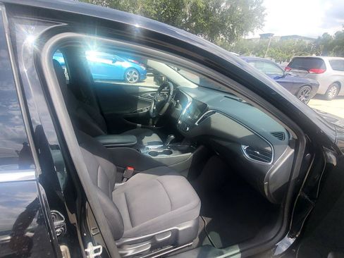 Used 2019 Chevrolet Malibu LT FWD image 14