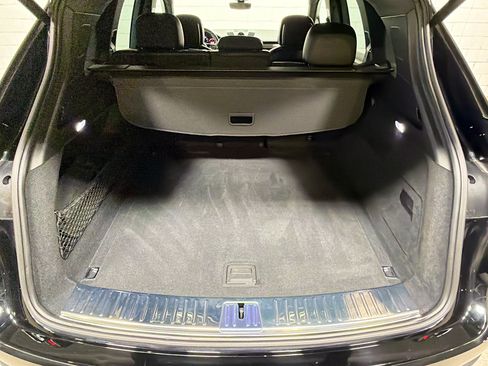 Certified 2023 Porsche Cayenne Platinum Edition AWD/4WD image 12