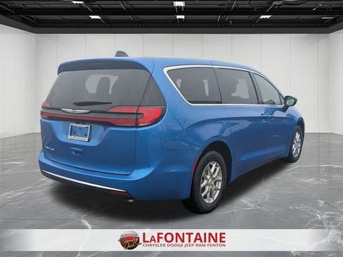 New 2026 Chrysler Pacifica Select FWD image 5