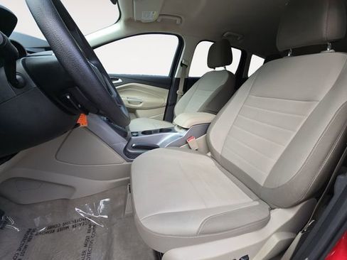 Used 2016 Ford Escape SE w/ Equipment Group 201A image 9