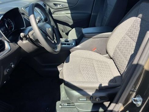 Used 2024 Chevrolet Equinox LT FWD image 16