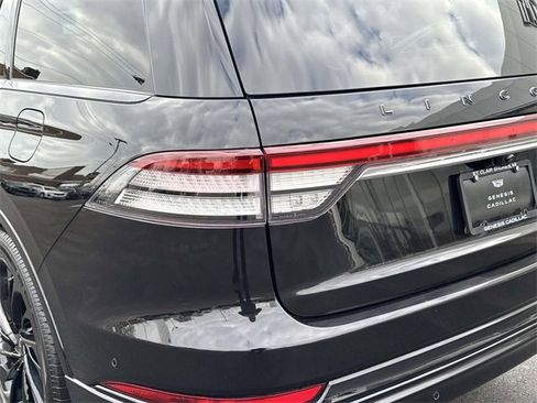 Used 2023 Lincoln Aviator Black Label w/ Jet Package image 39