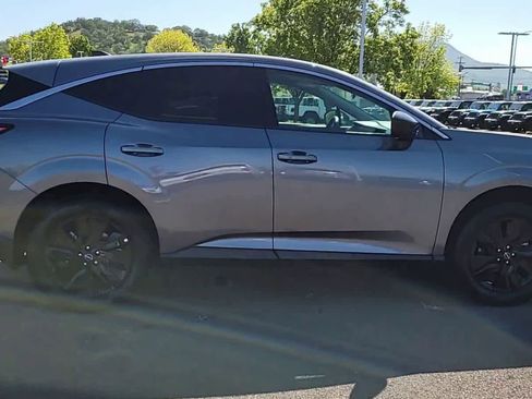 Used 2025 Nissan Murano SV AWD/4WD image 9