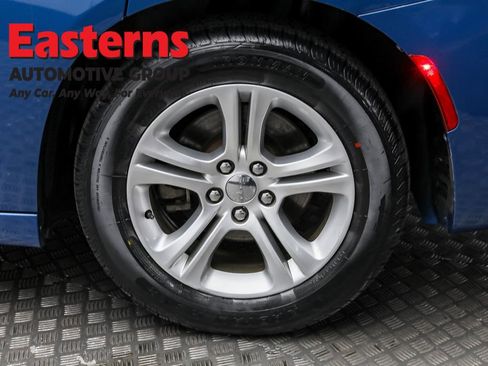 Used 2021 Dodge Charger SXT w/ Leather Interior Group image 8
