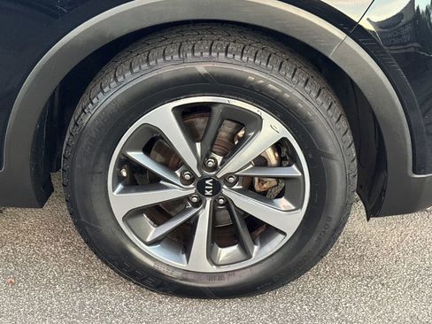 Used 2019 Kia Sorento EX image 12