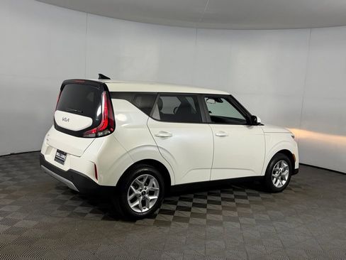 Used 2025 Kia Soul LX w/ LX Technology Package FWD image 5