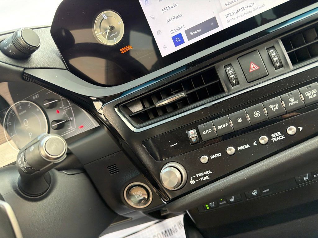 Used 2023 Lexus ES 250 w/ Premium Package w/ Premium Package AWD/4WD image 33